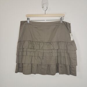 Old Navy Beige Ruffle Mini Skirt Women’s Size 16 New with Tags